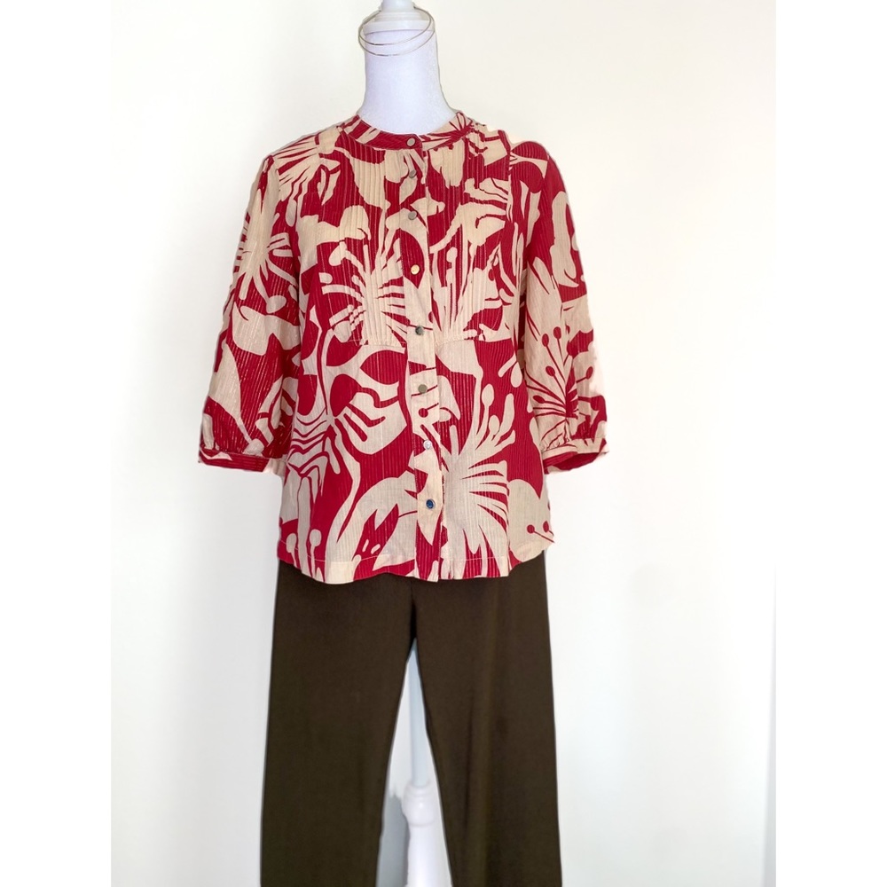 BCBG MAXAZRIA FLORAL TOP, SZ MED, 3/4 SLEEVE